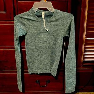 Lululemon Swiftly Tech Long Sleeve 2.0 Race top